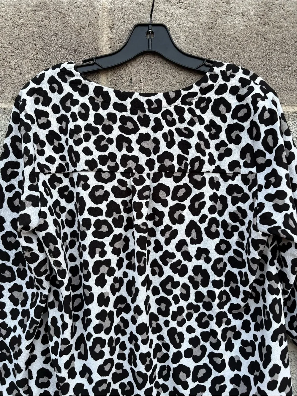 NWT Michael Kors MK Medium Leopard Print Blouse V-Neck 3/4 Sleeve W/ Tie Detail